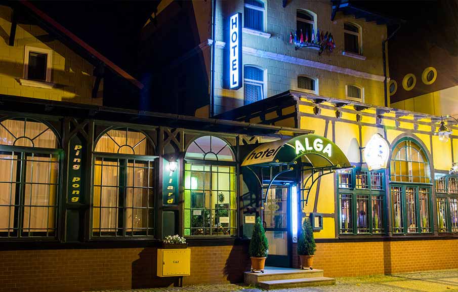 Alga Hotel by night